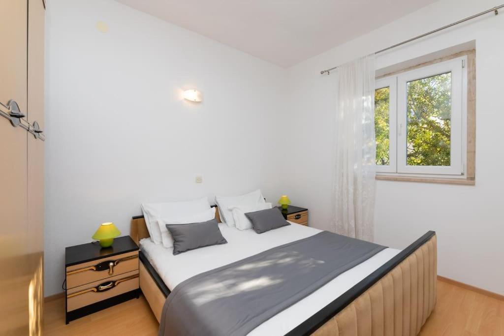 Bento Apartment - Best View On Town And Sea Pucisca Esterno foto