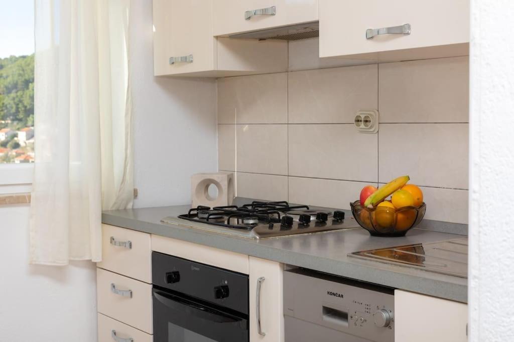 Bento Apartment - Best View On Town And Sea Pucisca Esterno foto
